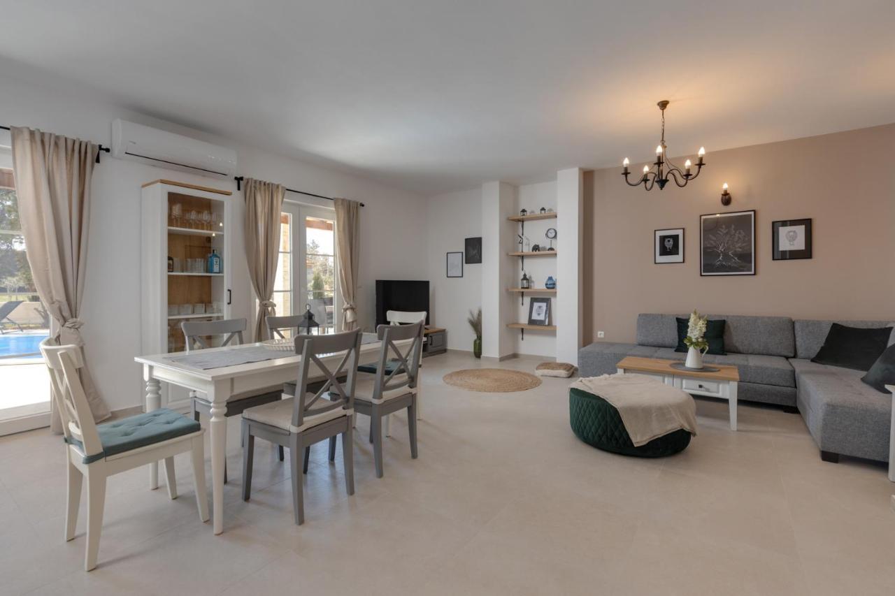 Villa Mediterra Prima Nin Extérieur photo